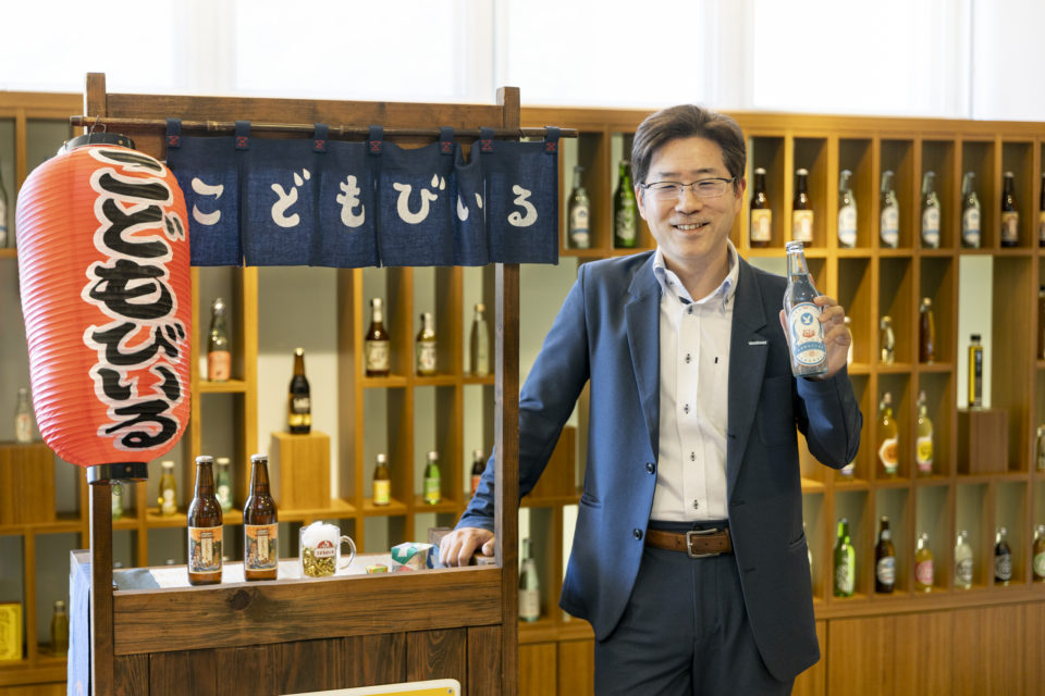 年間200種類の新商品を開発  友田諭社長が語る、友桝飲料が“確変”して、唯一無二の会社になるまで