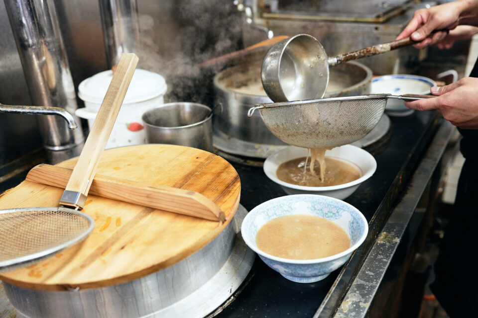 其の十八》豚骨伝播の中継地点 熊本「玉名ラーメン」の必食3店｜Qualities
