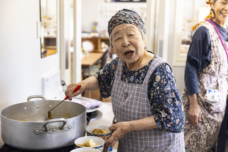 ばあちゃんといっしょに働こう」 高齢者×地域×ビジネスで社会を編み